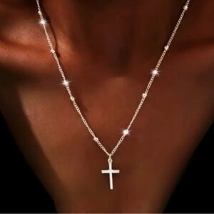 NWT Elegant 925 Silver Plated Cross Pendant Necklace